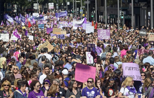 Clamor festivo en las calles de Murcia contra la desigualdad y la precariedad de las mujeres