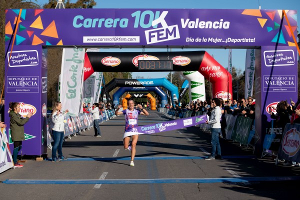 Virgina Sanromán gana la sexta edición de la Carrera 10KFem