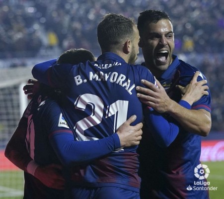 El Levante saldrá con el nombre de las jugadoras del femenino en su camiseta