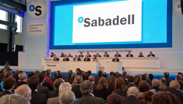Banco Sabadell aplaza actos y eventos de formación con empleados por el coronavirus