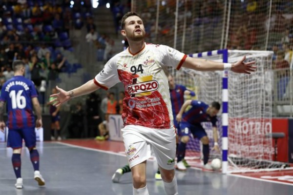 ElPozo, que perdió en sus tres finales coperas ante el Barça, le ganó en sus cuatro semifinales