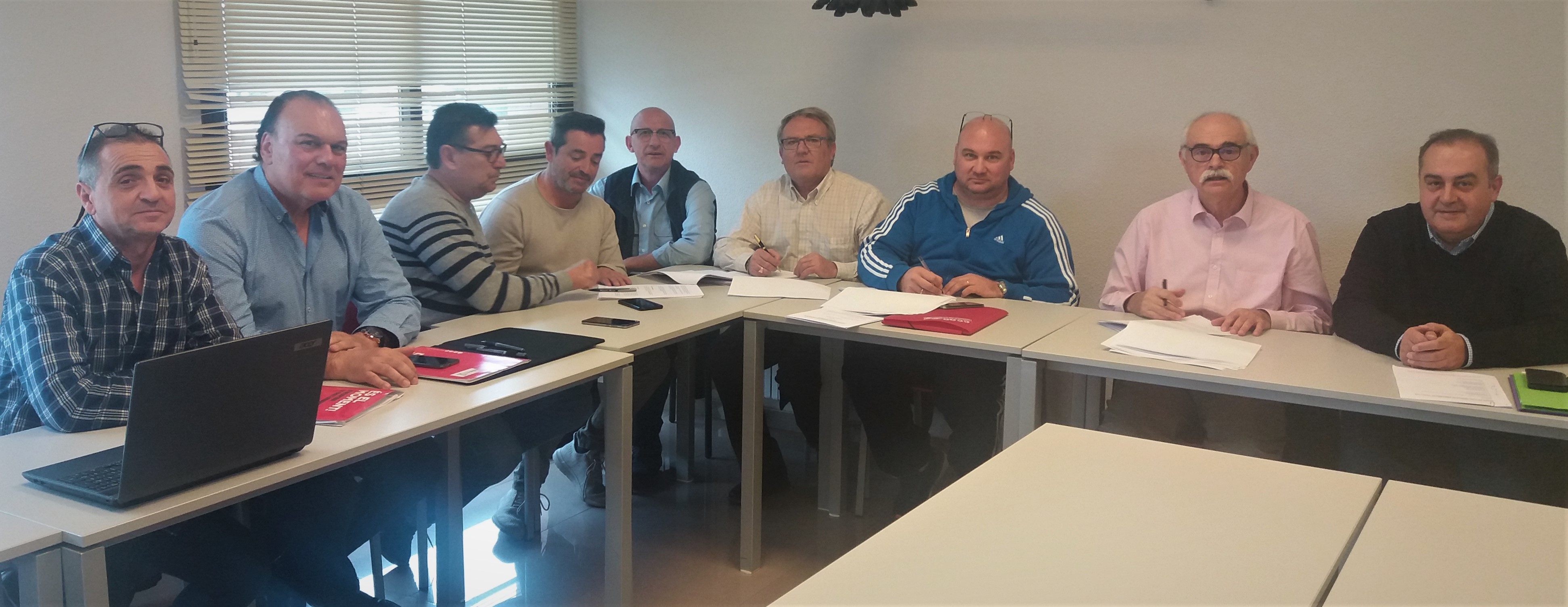 Patronal y sindicatos pactan alzas del 2% para el convenio del transporte por carretera de Castellón