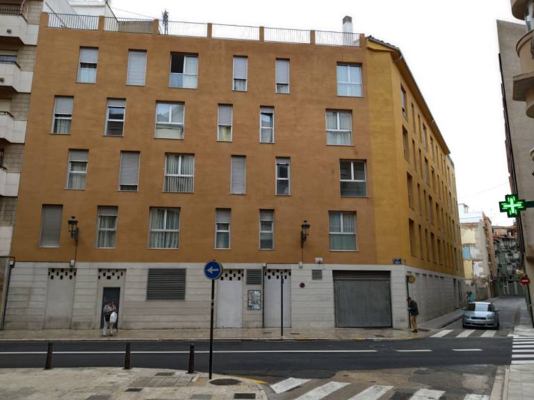 Aumsa frena la venta de 100 pisos públicos y consulta al CJC si puede minorar los precios