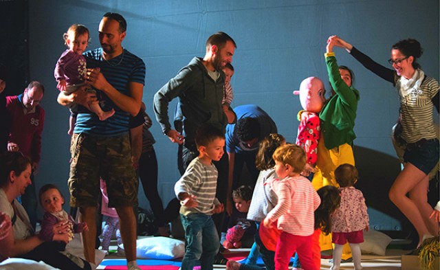 Xarop Teatre ofereix un viatge pel món dels jocs a través del seu espectacle