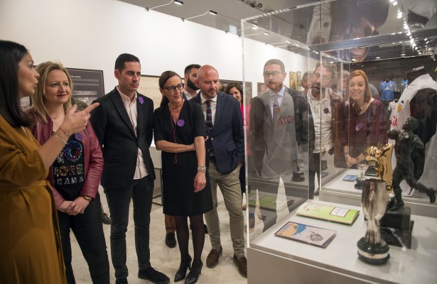 La Diputació de Valencia exhibe el 'sentiment' del valencianismo con los recuerdos de 100 años