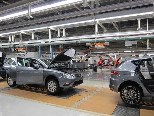 Francia dejará de vender coches de gasolina y diésel para 2040