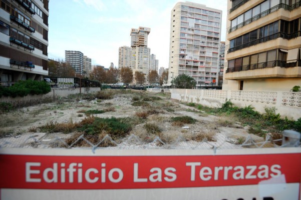 Una promotora alicantina plantea un residencial para el último solar en primera línea de Benidorm