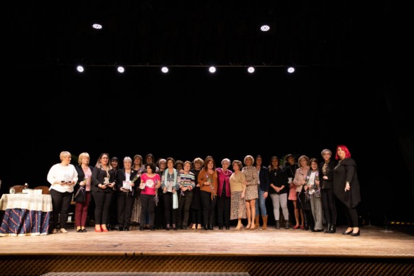 La V Gala de la Mujer premia a la Unidad Mujer-Menor por su labor ante la violencia de género