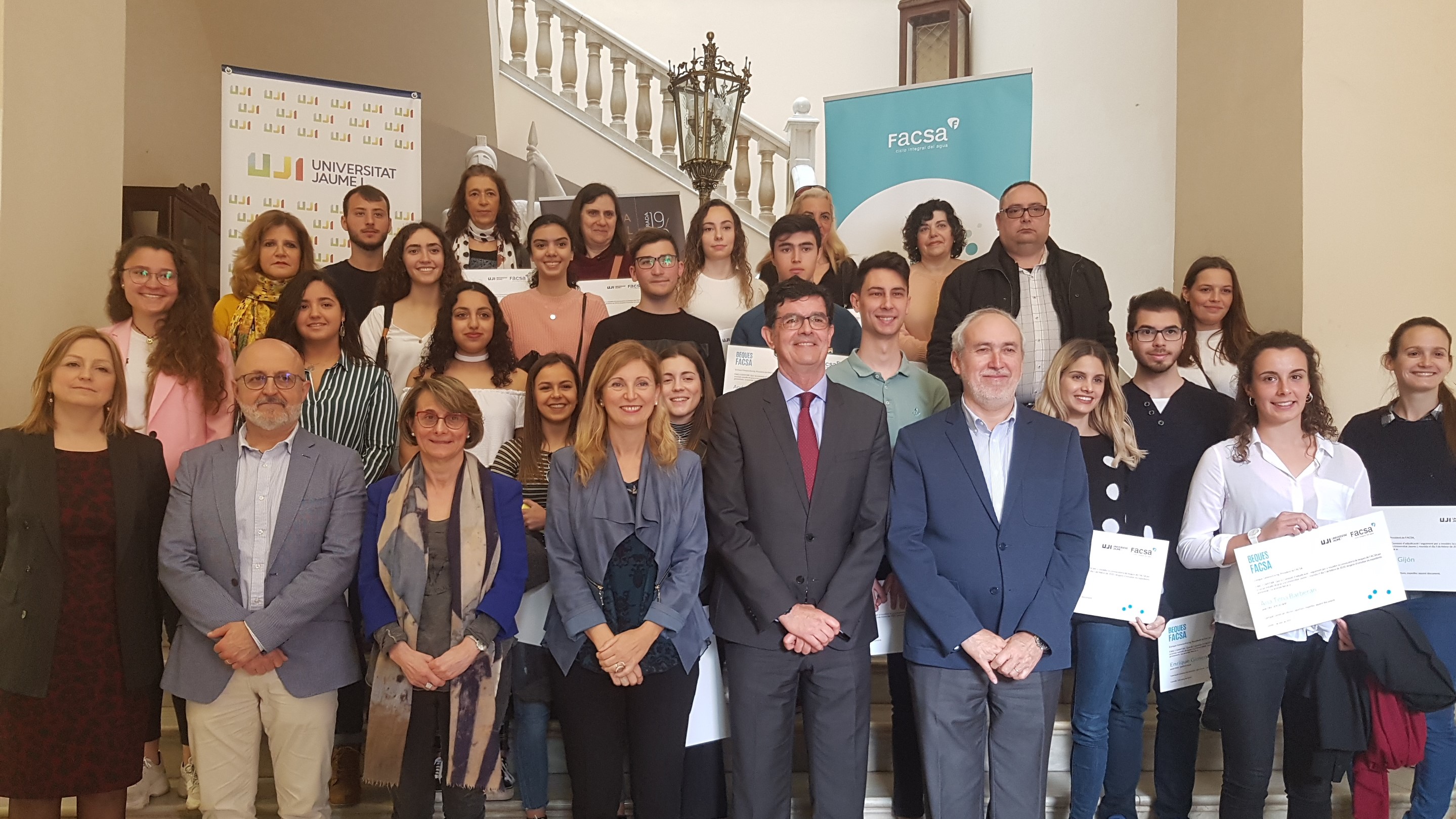 Facsa hace entrega de 25 becas al alumnado de la UJI residente en Castelló