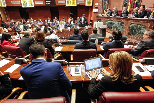 PP, Cs y Vox impiden que la Asamblea Regional celebre un pleno extraordinario por el 8M