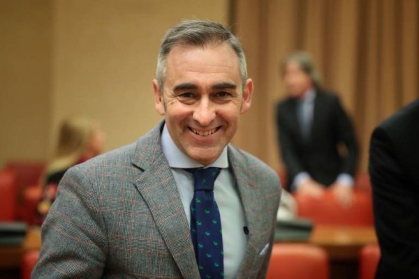 Barrachina pide a la diputada Gabarda que pague su sanción y las costas en el plazo de un mes