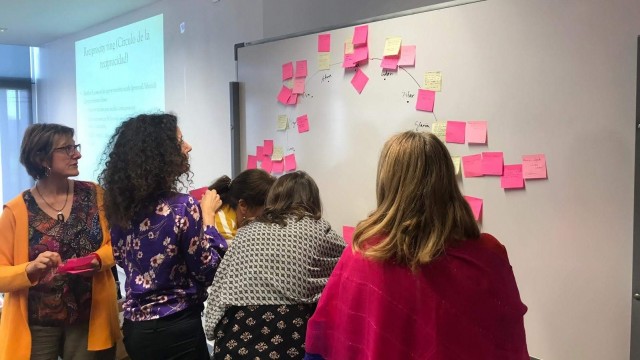'Creciendo Juntas': claves para detectar las barreras que oprimen a las mujeres y poder romperlas