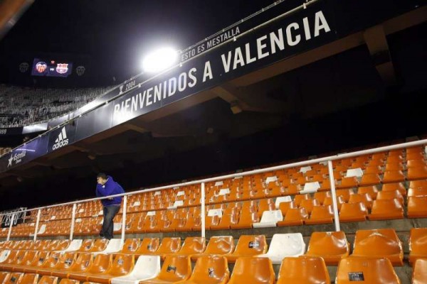 Las peñas critican que se cierre Mestalla y piden que solo entren los socios