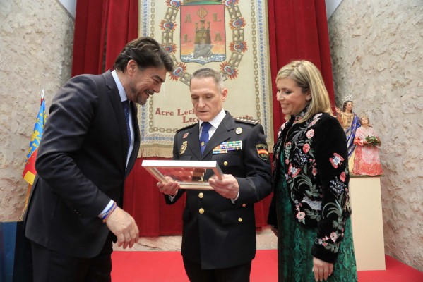 La izquierda se inclina por el 'no' a las cuentas: recela del bipartito de Alicante y ve imposición