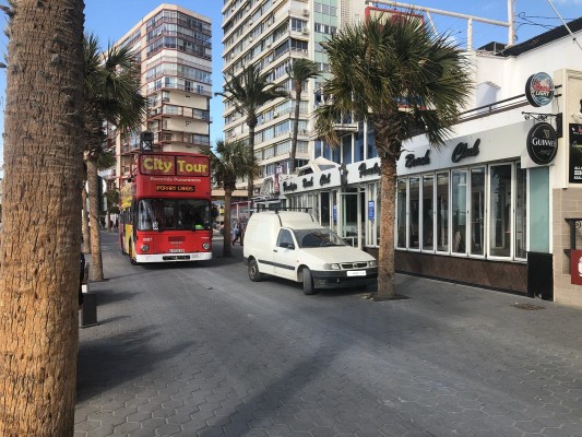 Cs alerta de 'atascos' en el paseo de Levante de Benidorm por el desvío de autobuses