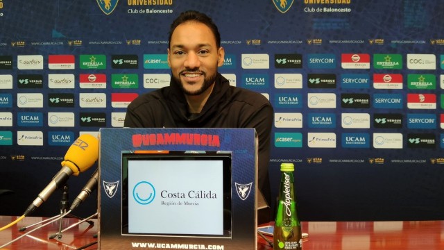 Rojas ve al UCAM CB 