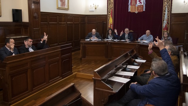 El PSPV se felicita de pagar novilladas sin picadores frente a las reticencias de su socio en la Diputación