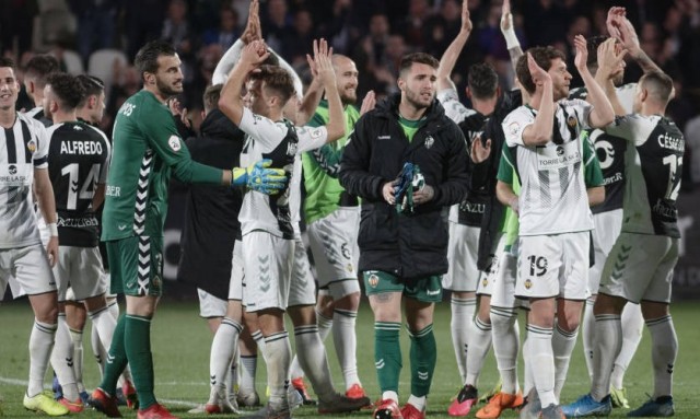 El liderato del Castellón, una contribución de todos: 26 jugadores utilizados por Cano