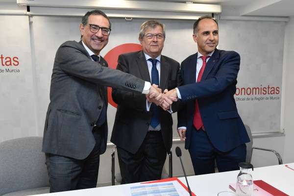 La UMU, la UPCT y el Colegio de Economistas crean la primera Cátedra de Competitividad