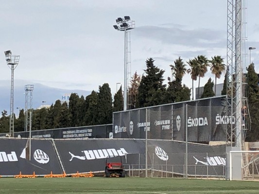 El Valencia CF 'reconstruye' la Ciudad Deportiva tras el vendaval