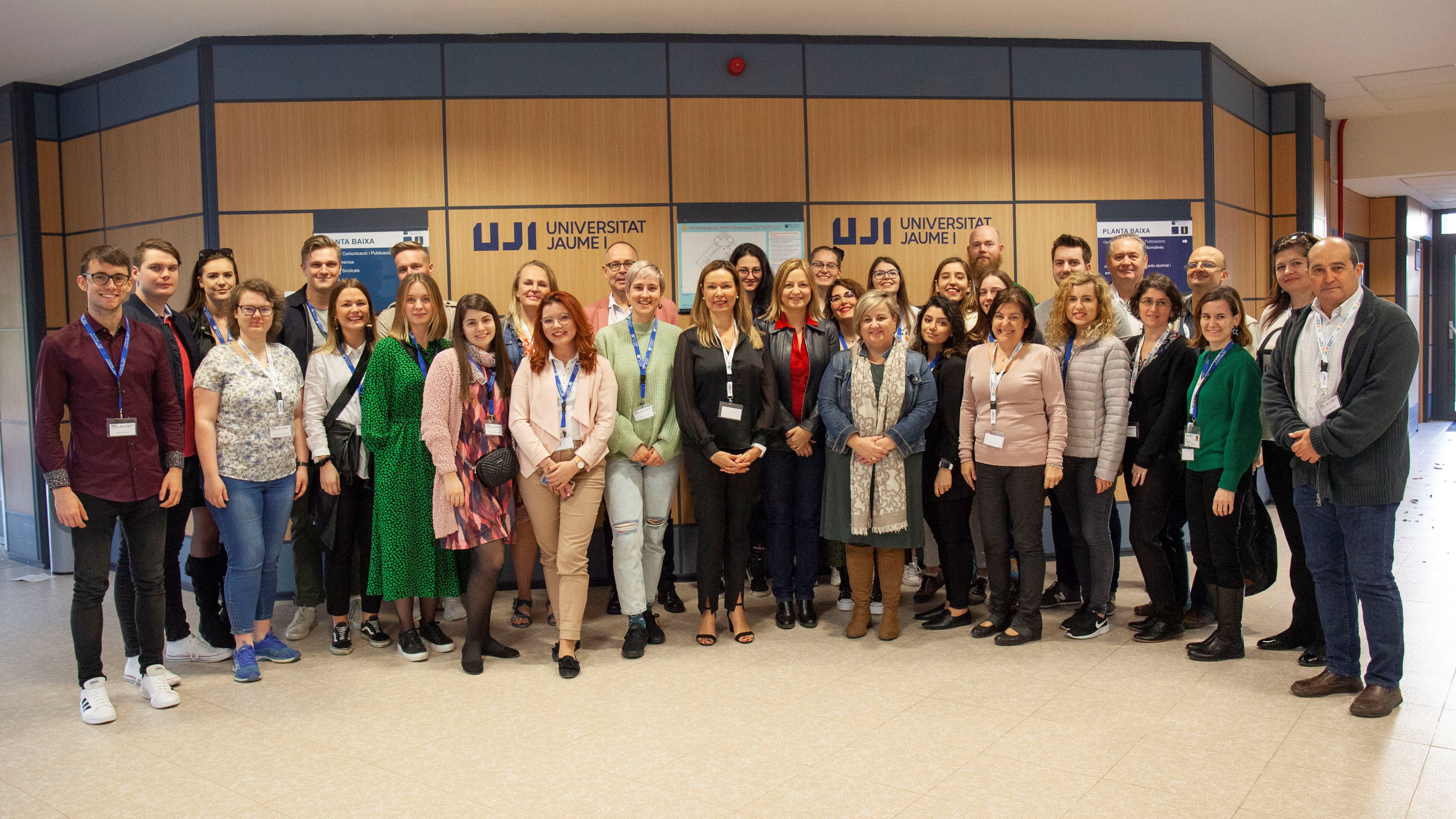
La UJI fomenta la innovación y emprendimiento internacional a través del workshop 'CRE8'