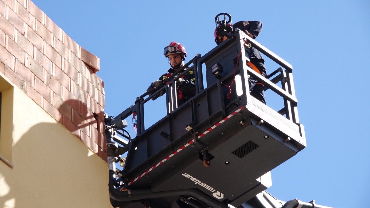 El Consorcio de Bomberos efectúa hasta 35 servicios por las fuertes rachas de viento