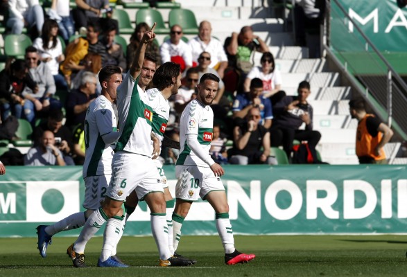 El Elche y el líder, los únicos de la cabeza que cierran la jornada 30 sumando los tres puntos