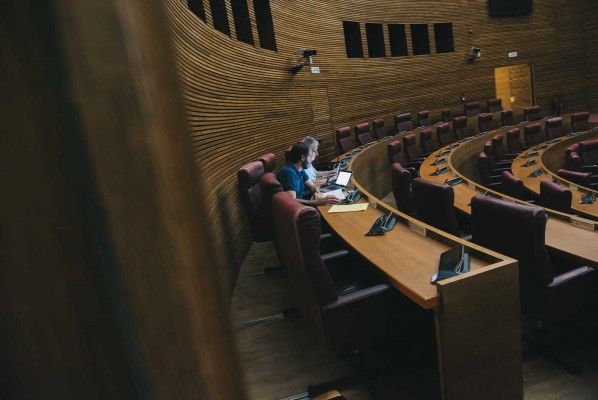 Los ex de Ciudadanos montan un 'coworking' en el hemiciclo tras quedarse sin despacho