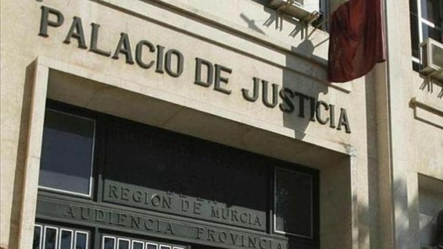 El fiscal pide cinco años de cárcel para una empresaria acusada de apoderarse de 30.700 euros