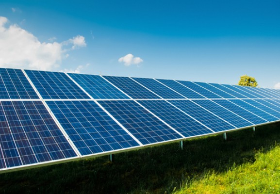 Así son las 4 'startups' que Iberdrola ha elegido para la limpieza de paneles solares
