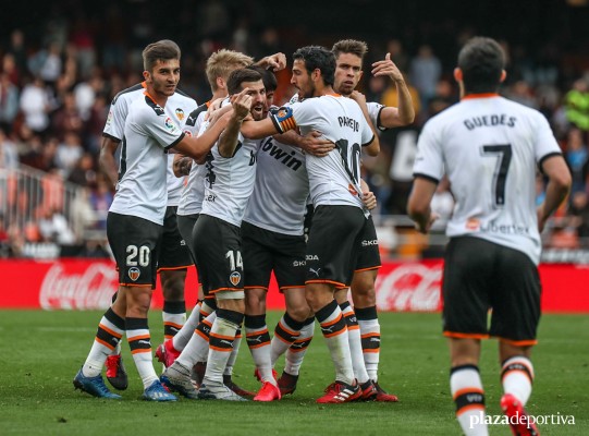 (2-1) El Valencia reacciona a tiempo ante el Betis