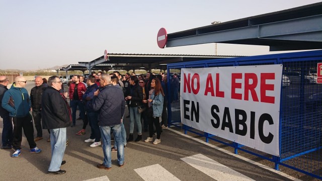 Los trabajadores de Sabic temen un progresivo traslado a Asia