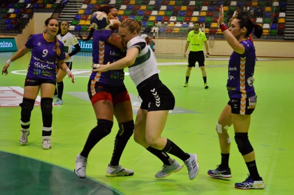 El Balonmano Elche roza la perfección ante Gijón 
