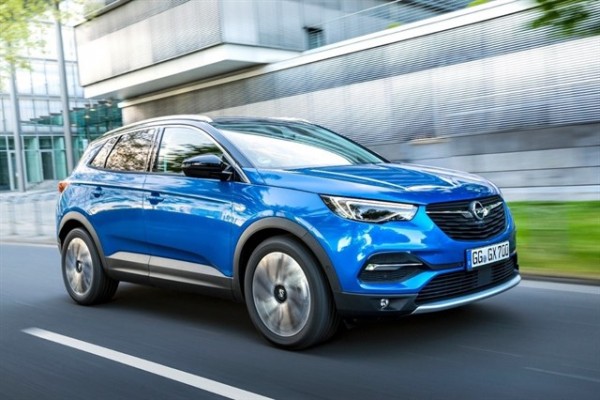 Opel pone a la venta en España su nuevo todocamino Grandland X

