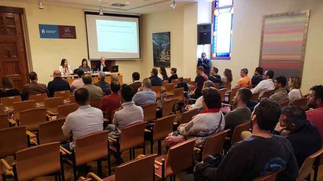 La Vall d'Uixó forma a los contratistas y empresarios locales en la nueva ley de contratos