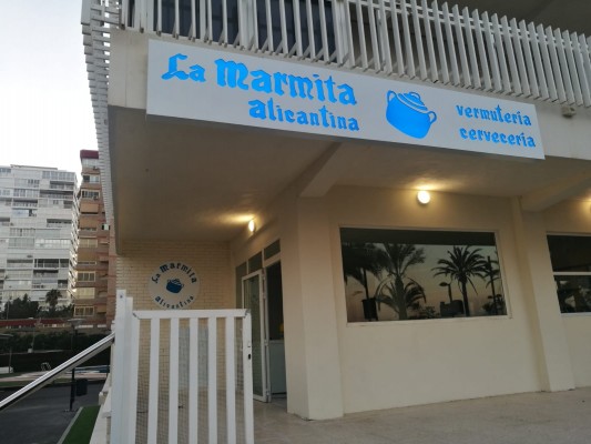 'La Marmita' del exedil Sepulcre da el salto a Playa de San Juan con una vermutería
