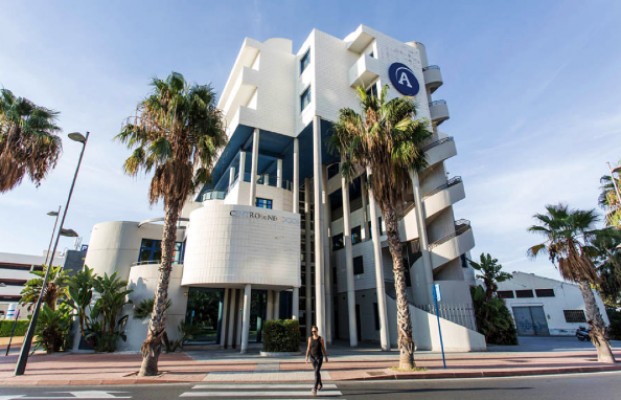 El líder mundial en oficinas flexibles Regus llega a Alicante y asume el centro de negocios del puerto