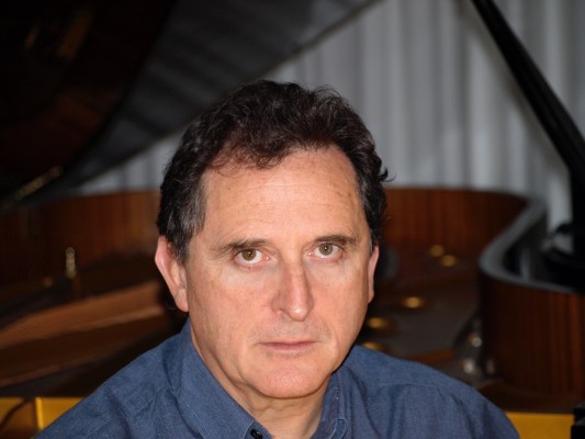 Adolfo Bueso inicia la integral de las sonatas para piano de Beethoven en el Almudín