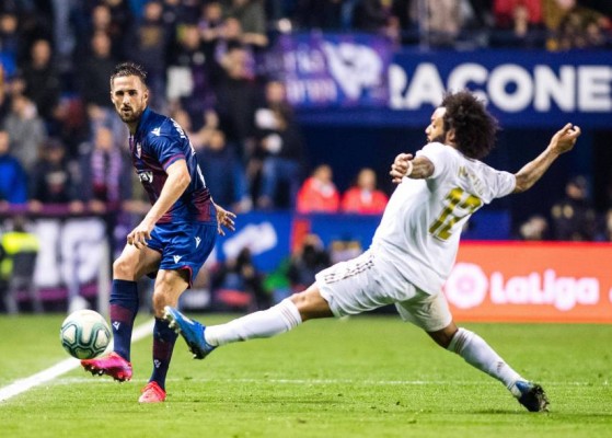 El Eibar se juega la vida ante el Levante
