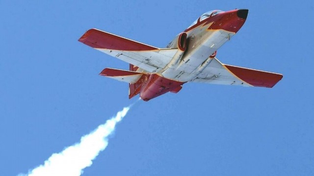 El C-101 de la Patrulla Águila, un avión en sus últimos meses de vida útil
