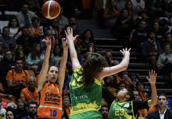 Valencia se enfrentará al Castors Braine belga con la vuelta en La Fonteta
