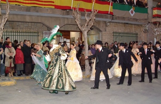 Las Danzas del Rey Moro, de Agost, luchan por conseguir el título de bien de interés local