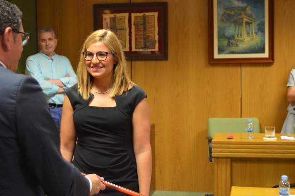 La socialista Irene Navarro se convierte en la primera alcaldesa de Petrer