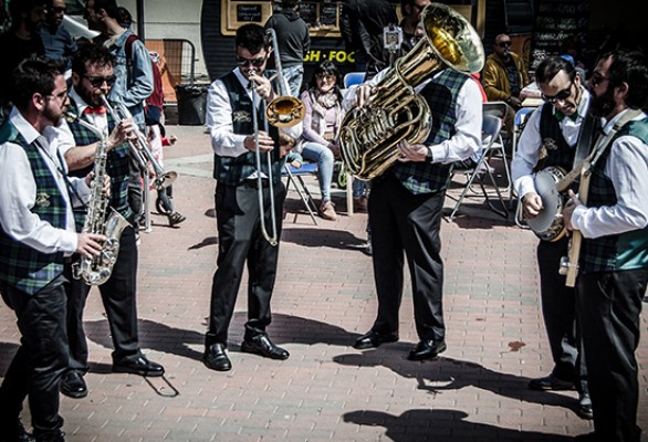 Las calles del centro se trasladan a Nueva Orleans para dar la bienvenida al Murcia Jazz Festival