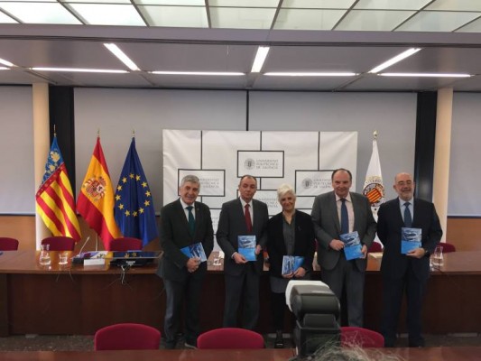 El catedrático que puso en duda el dragado del Puerto defiende que ya no se necesita una DIA