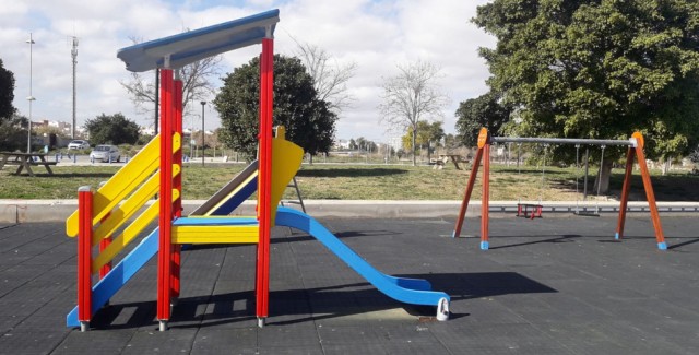 Sant Joan rehabilita el suelo en parques y crea zonas de diversión infantil y de calistenia