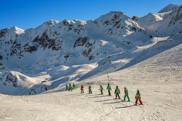 Nevadas moderadas y ratos de Sol en el Pirineo francés