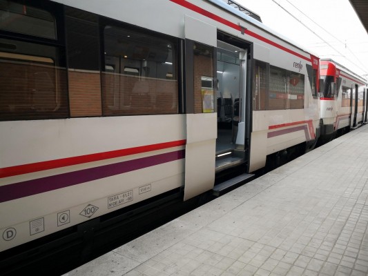  Ábalos anuncia un Plan de Cercanías para aumentar su puntualidad y reducir las incidencias