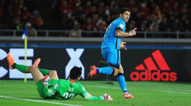 El Barça vence al Guangzhou con 'hat-trick' de Suárez y pasa a la final