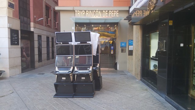 El casino Rincón cierra sus puertas y parte de sus máquinas esperan en Odiseo a los primeros jugadores